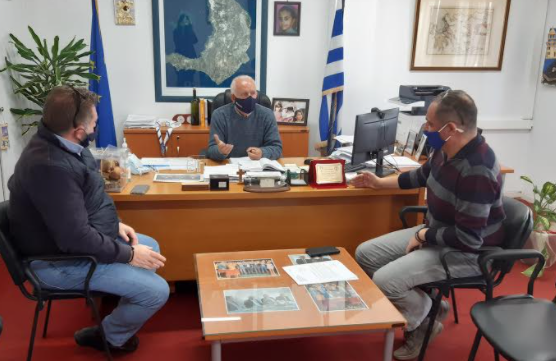 X. Δαρζέντας: Συνάντηση με τον πρόεδρο της ΔΕΥΑΘ κ. Ορφανό πραγματοποιήθηκε στο Επαρχείο παρουσία και του μηχανικού κ. Ρούσσου