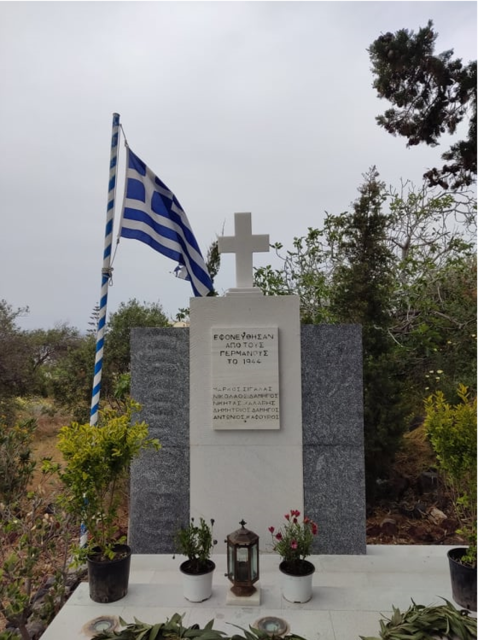 Ο Δήμος Θήρας τίμησε τους πεσόντες του Βουρβούλου 