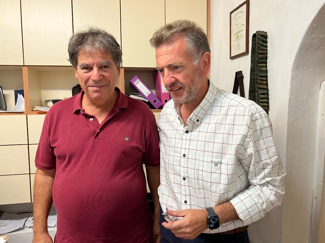 Συνάντηση του κ. Μανόλη Ορφανού με τον Κυνηγετικό Σύλλογο Σαντορίνης